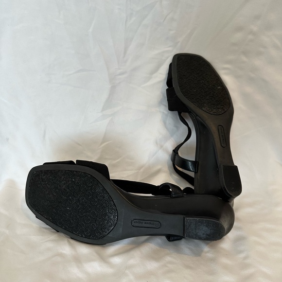 Black Open Toe Strappy Low Heel - Picture 6 of 8